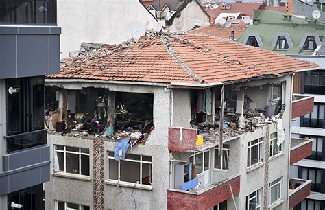 İstanbul Şirinevler’de 5 katlı binada patlama: 1 ölü, 2 yaralı